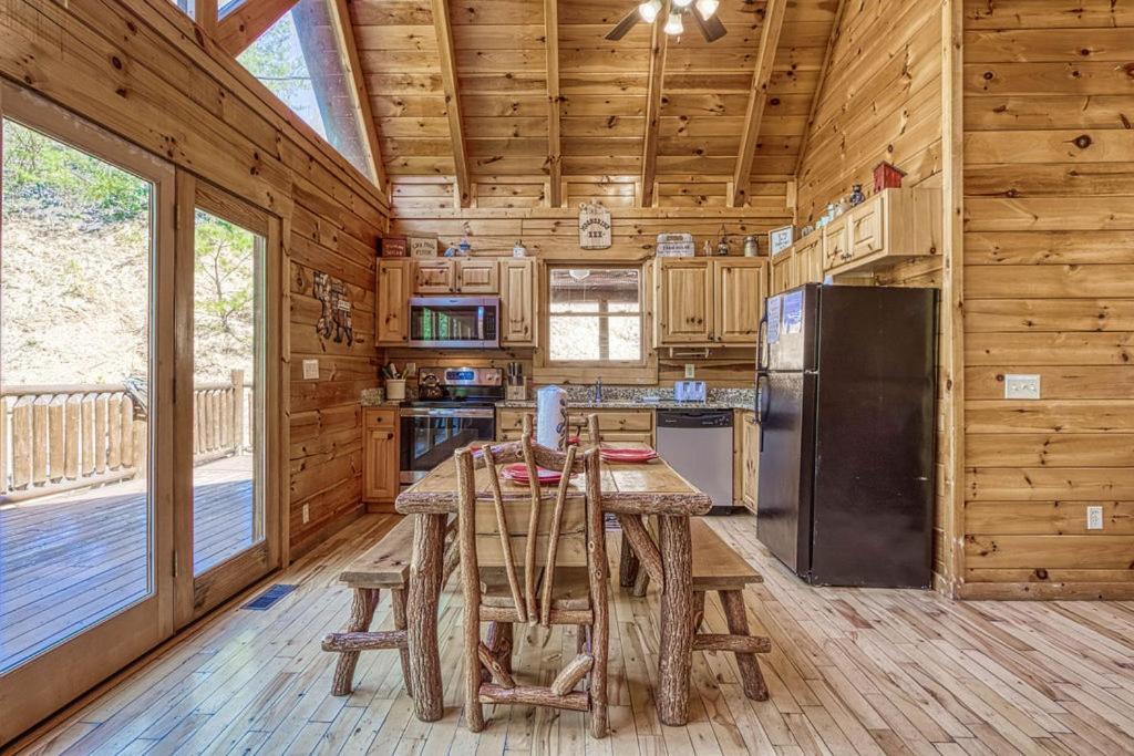 Heavenly Bear, Hot Tub, 1089 Of Free Attraction Tickets For Each Paid Day, Dollywood And More Sevierville Eksteriør bilde